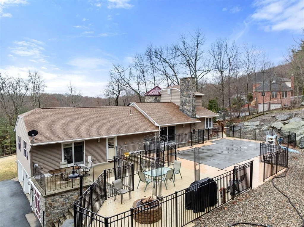 Photo of 235 James St