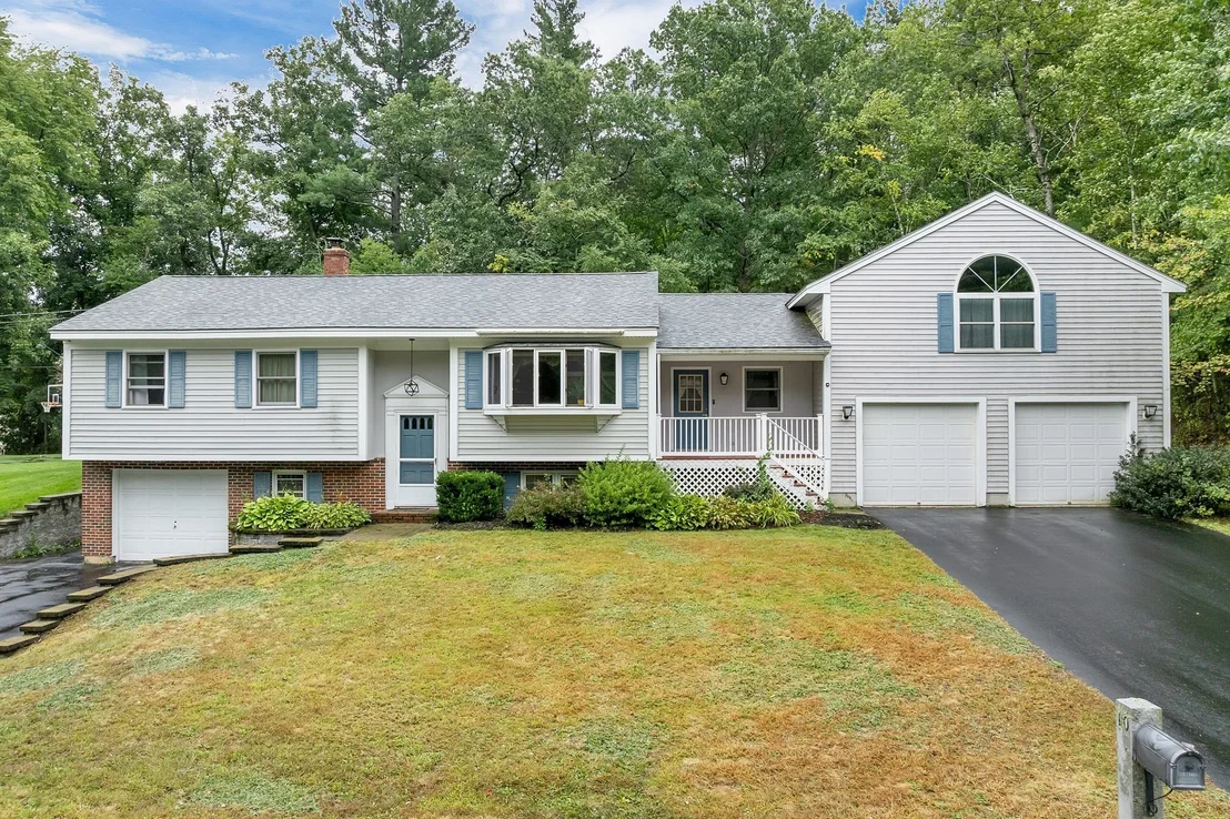 Photo of 10 Davis Road