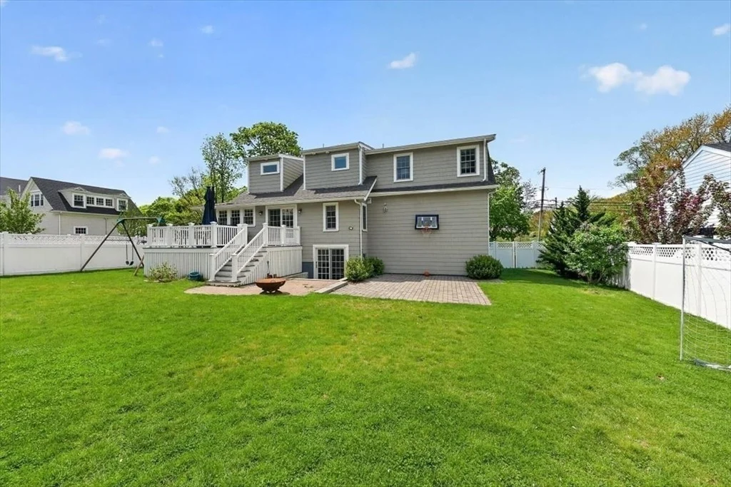 Photo of 11 Planters Field Ln