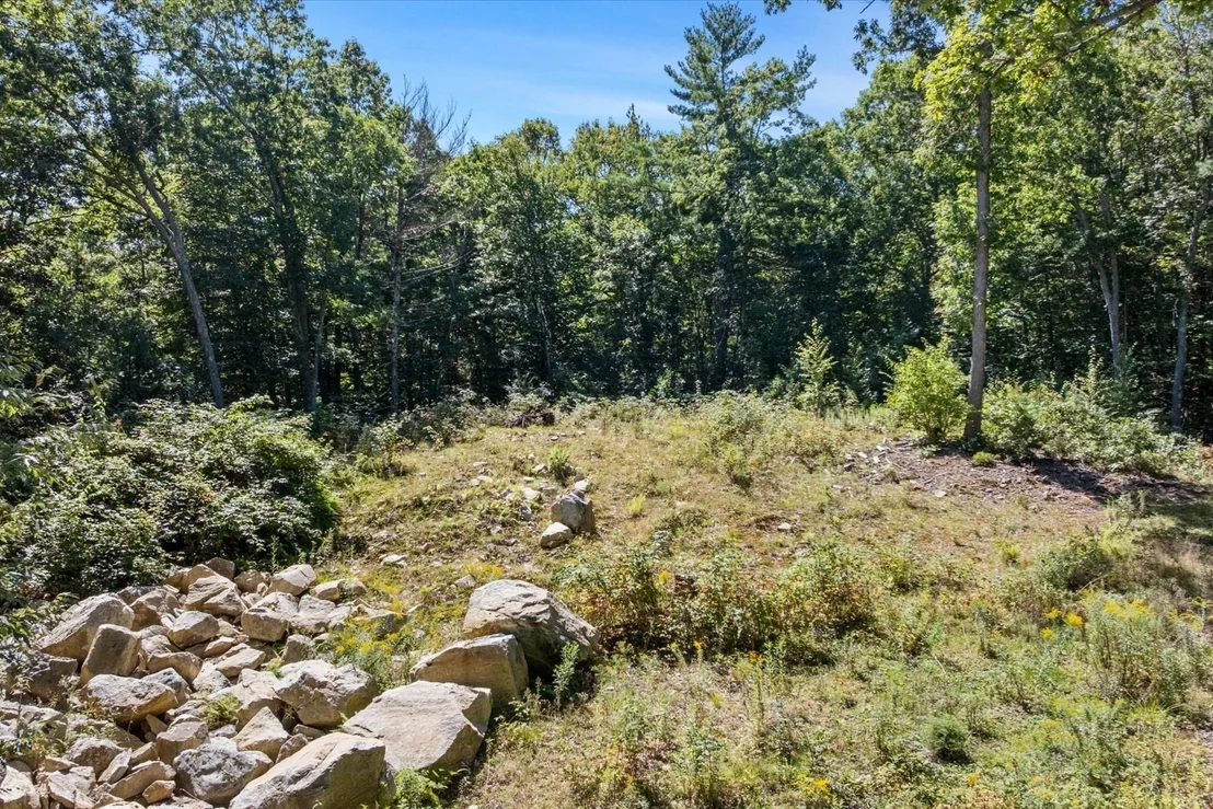 Photo of 39 Chickering Rd