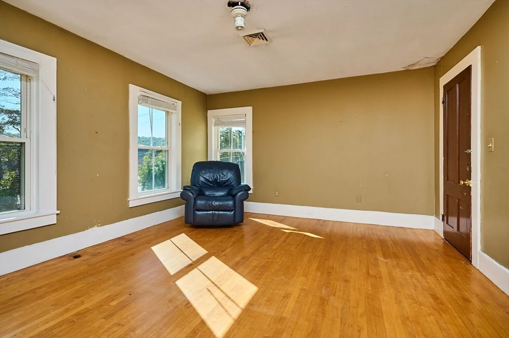 Photo of 14 River Street