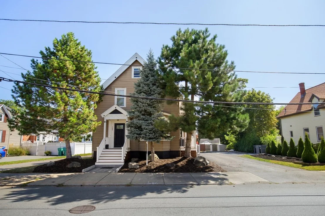 Photo of 108 Maple St