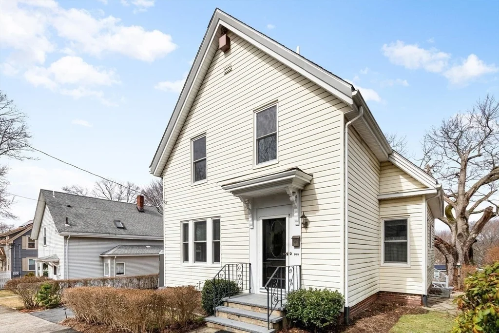 Photo of 108 Pine Grove Avenue