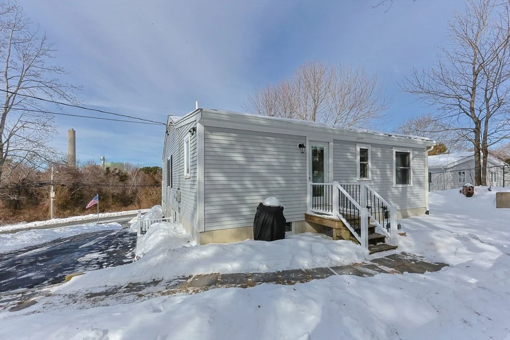 Photo of 16 Town Neck Rd