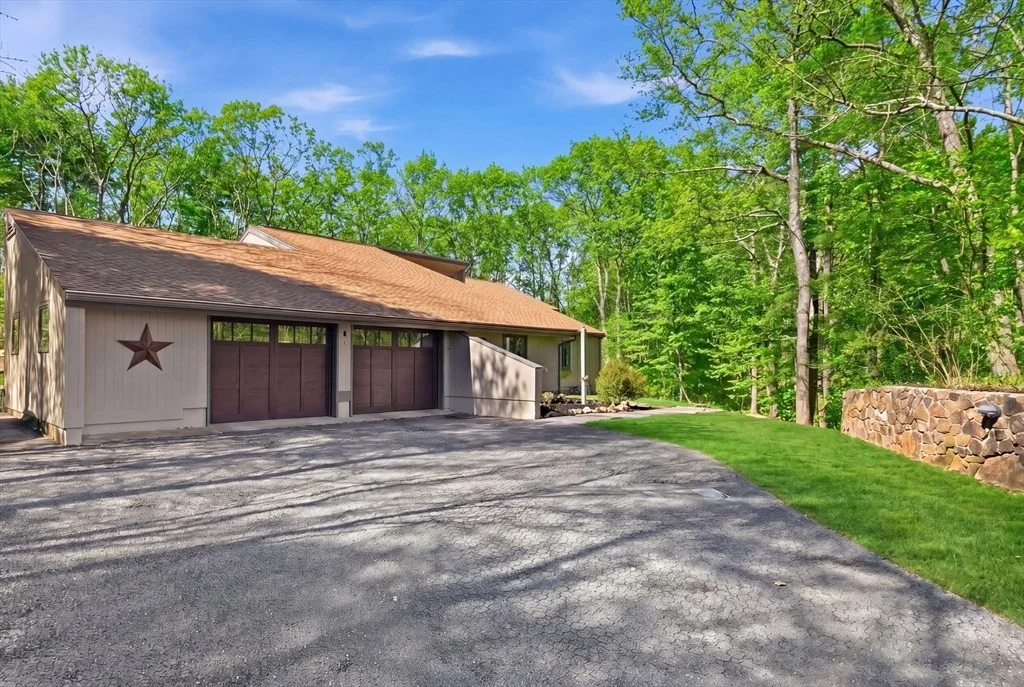 Photo of 40 Kennel Hill Drive