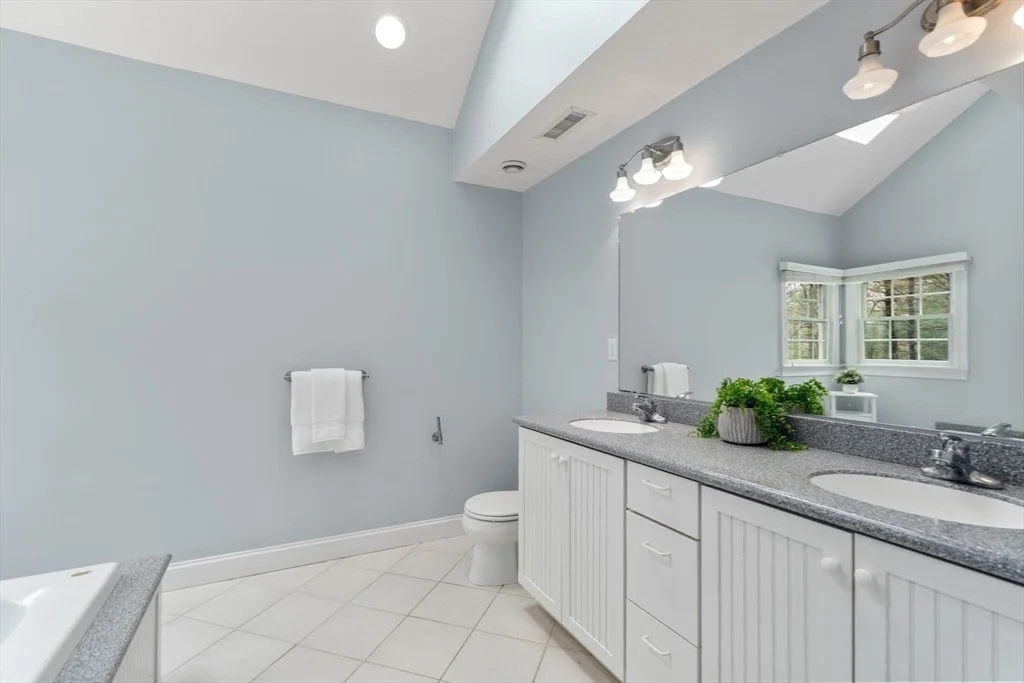 Photo of 7 Crest Circle