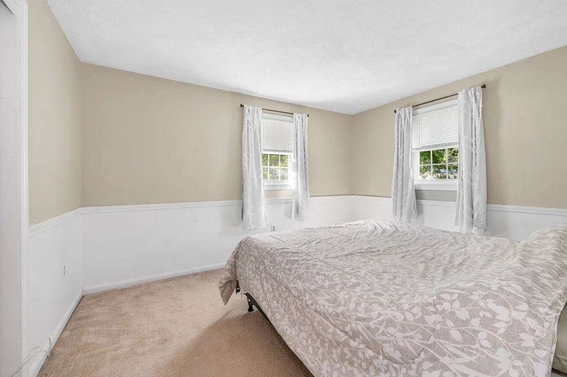 Photo of 7 Hickory Dr
