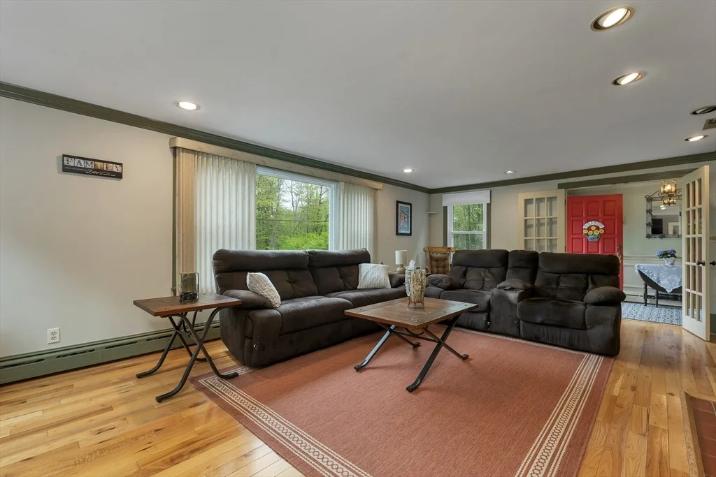Photo of 1189 Broadway