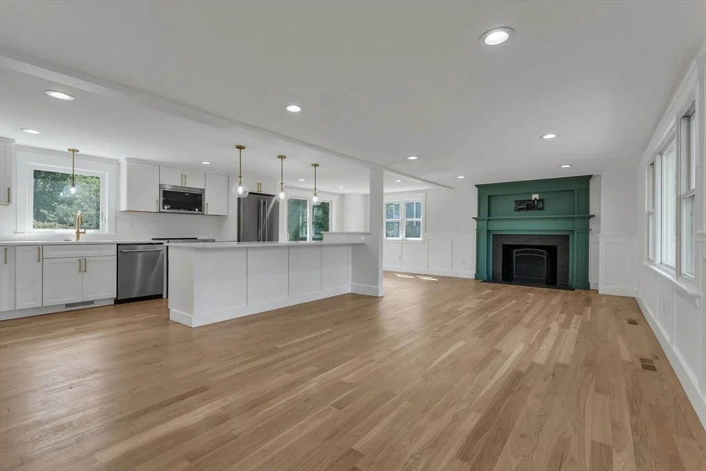 Photo of 10 Briggs Ln