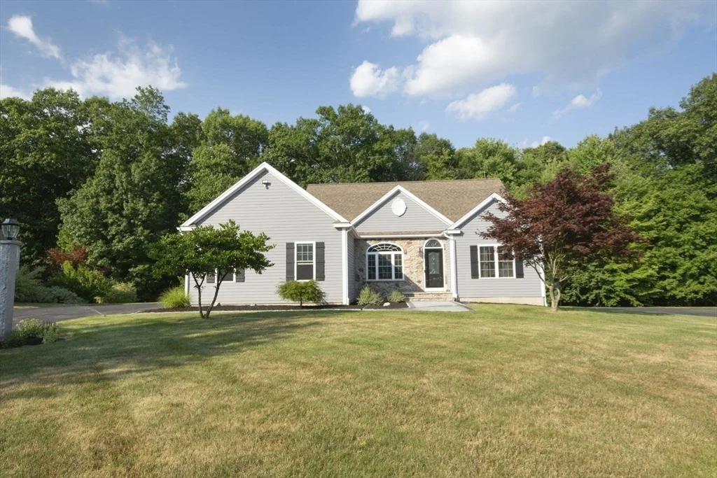 Photo of 258 Nicholas Dr