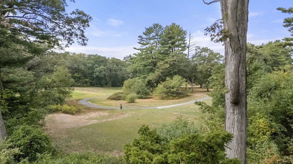 Photo of 11 Grayson Ln