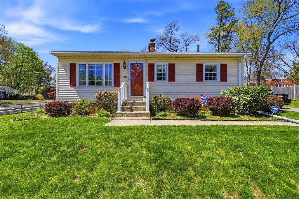 Photo of 240 Pasco Rd
