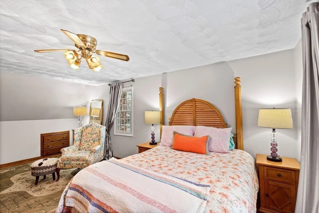 Photo of 37 Triangle Cir