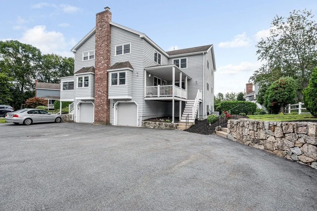 Photo of Unit D at 7 Carnation Cir