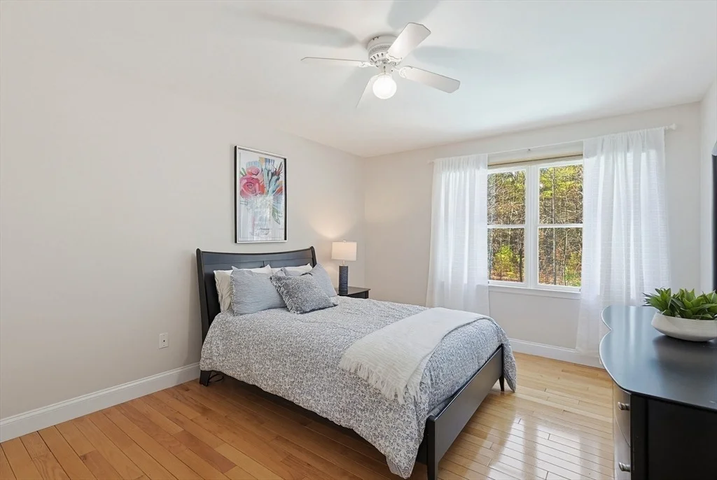 Photo of 8 Weyman Ln