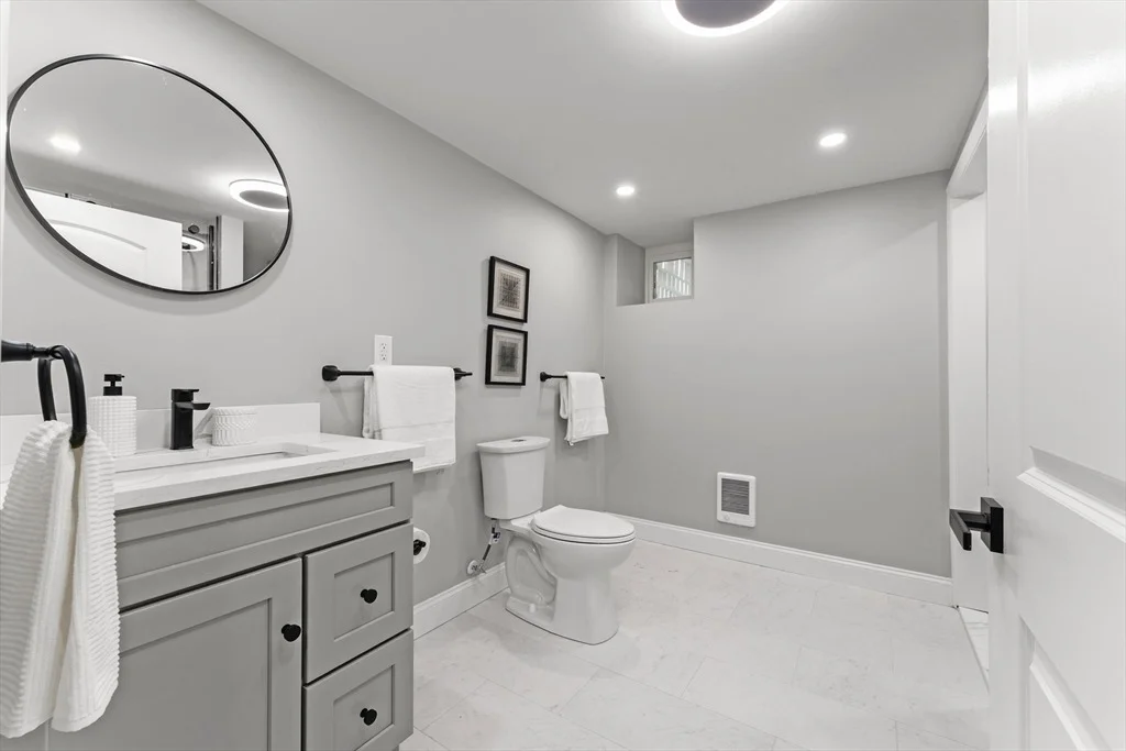 Photo of 38 Isabel Cir