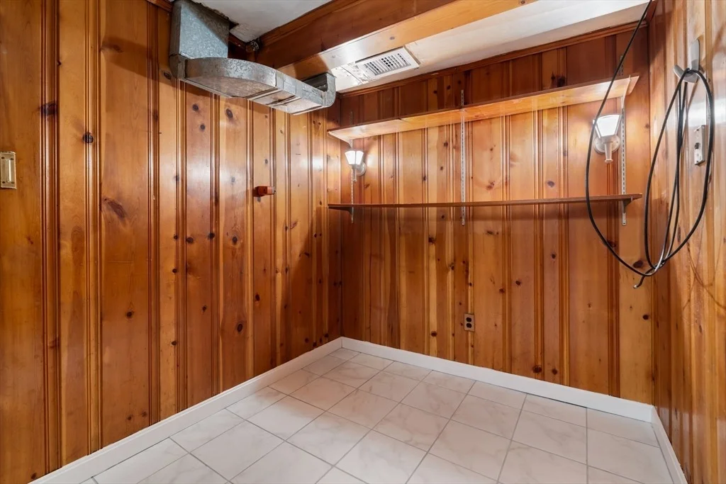 Photo of 303 Forest St