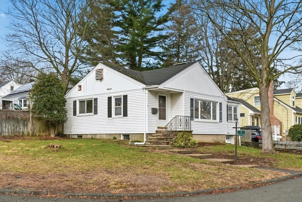Photo of 9 Pinewood Ave