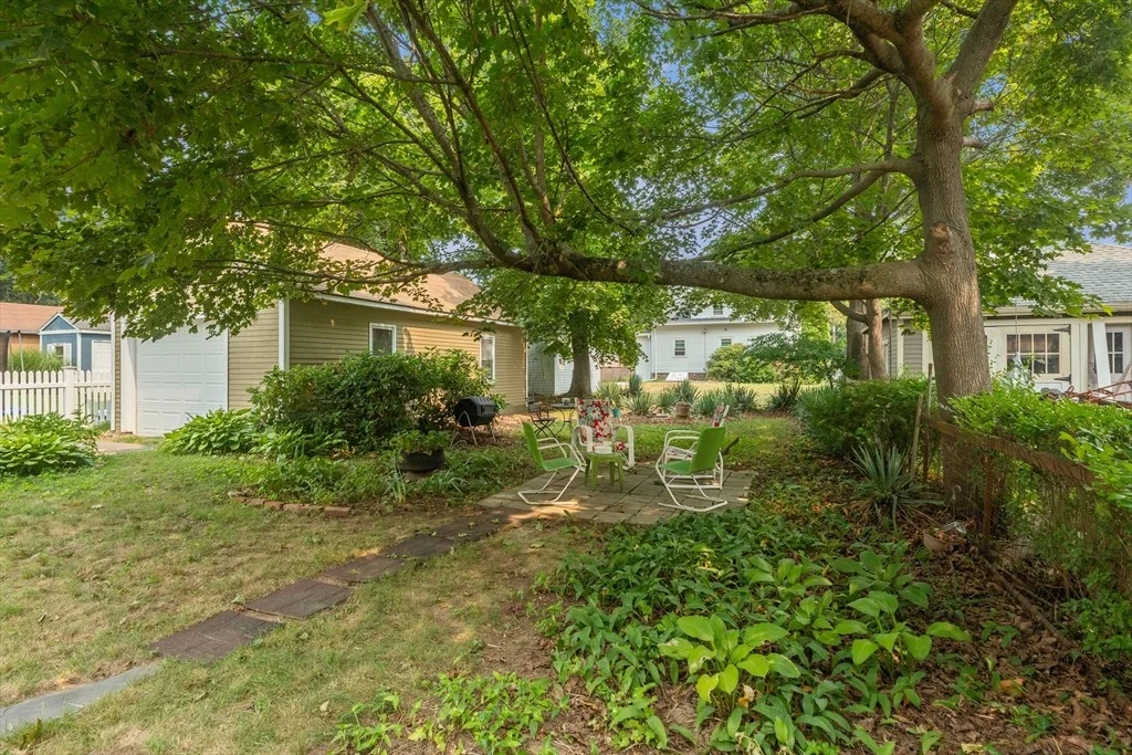 Photo of 9 Maple Avenue