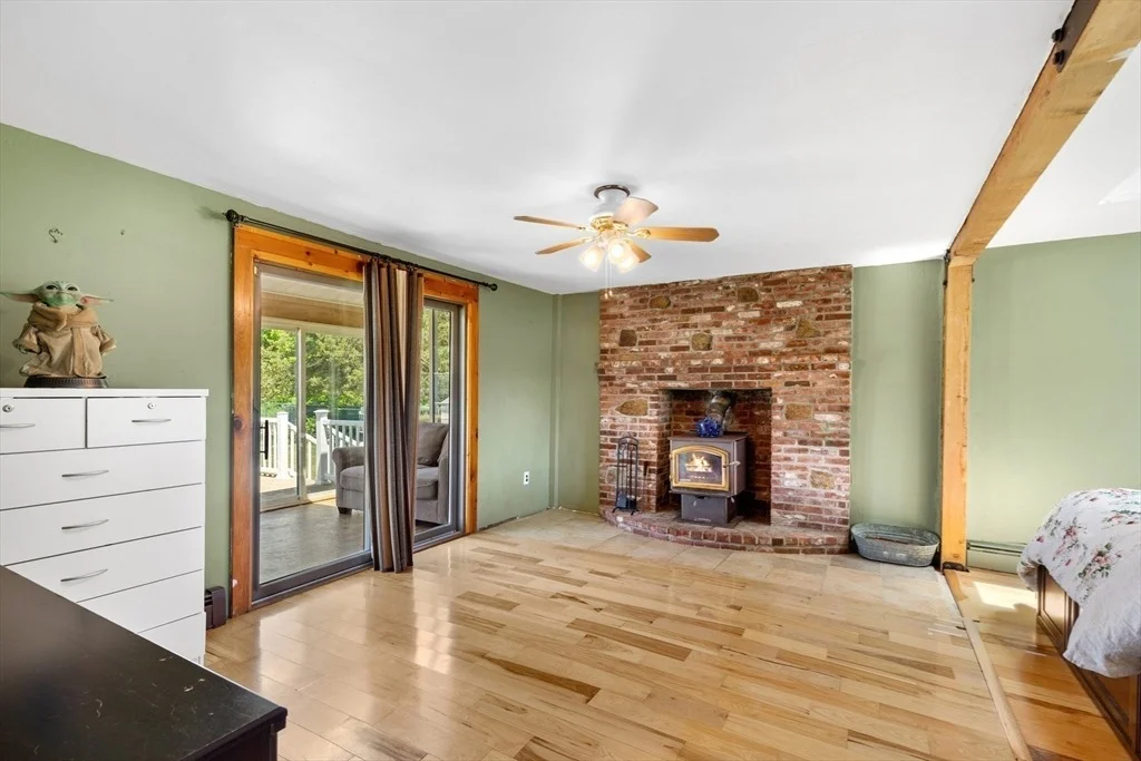 Photo of 189 Blackmore Pond Rd