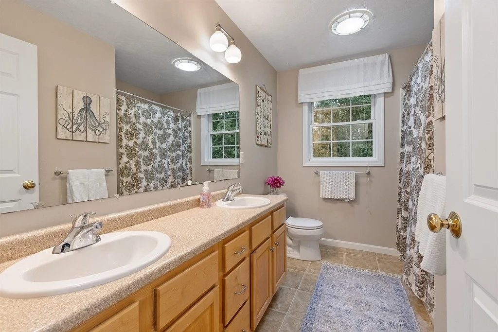 Photo of 6 Winterberry Ln