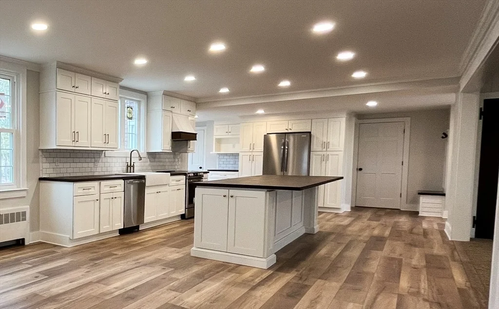 Photo of 200 Highcrest Rd