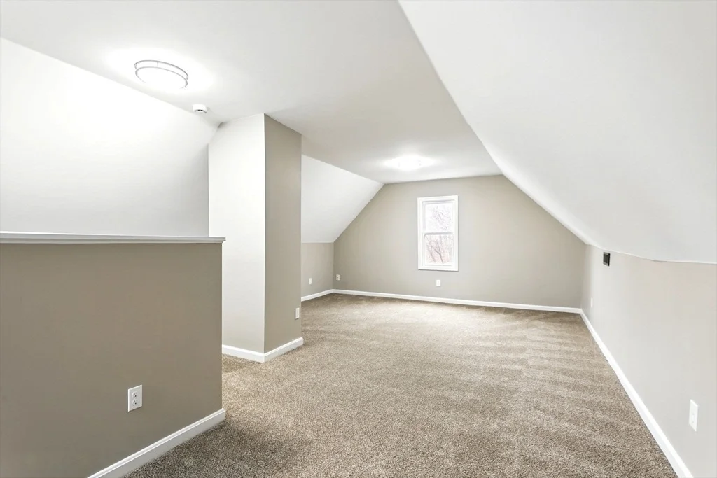 Photo of 2 1/2 James St