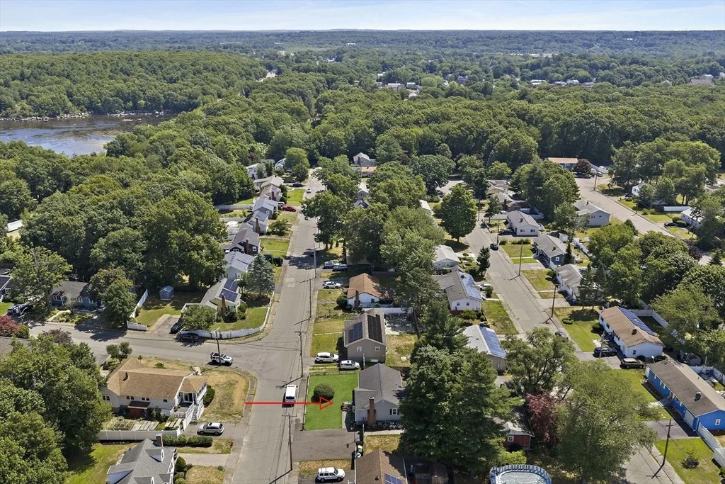 Photo of 33 Bartlett Rd