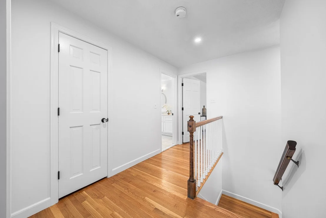Photo of 8 Lantern Ln