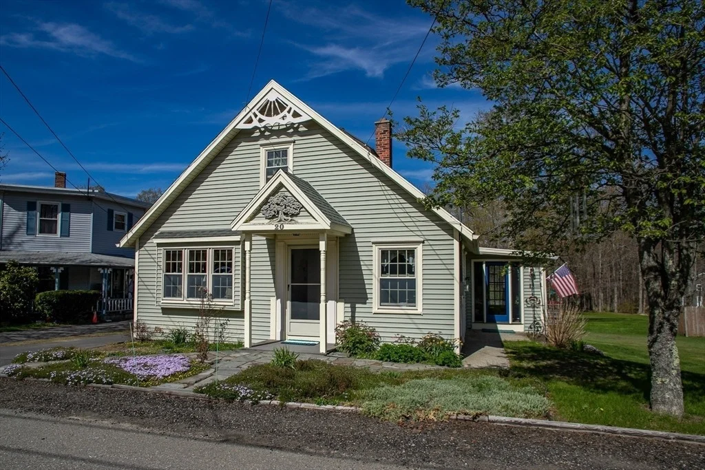 Photo of 20 Cottage Ln