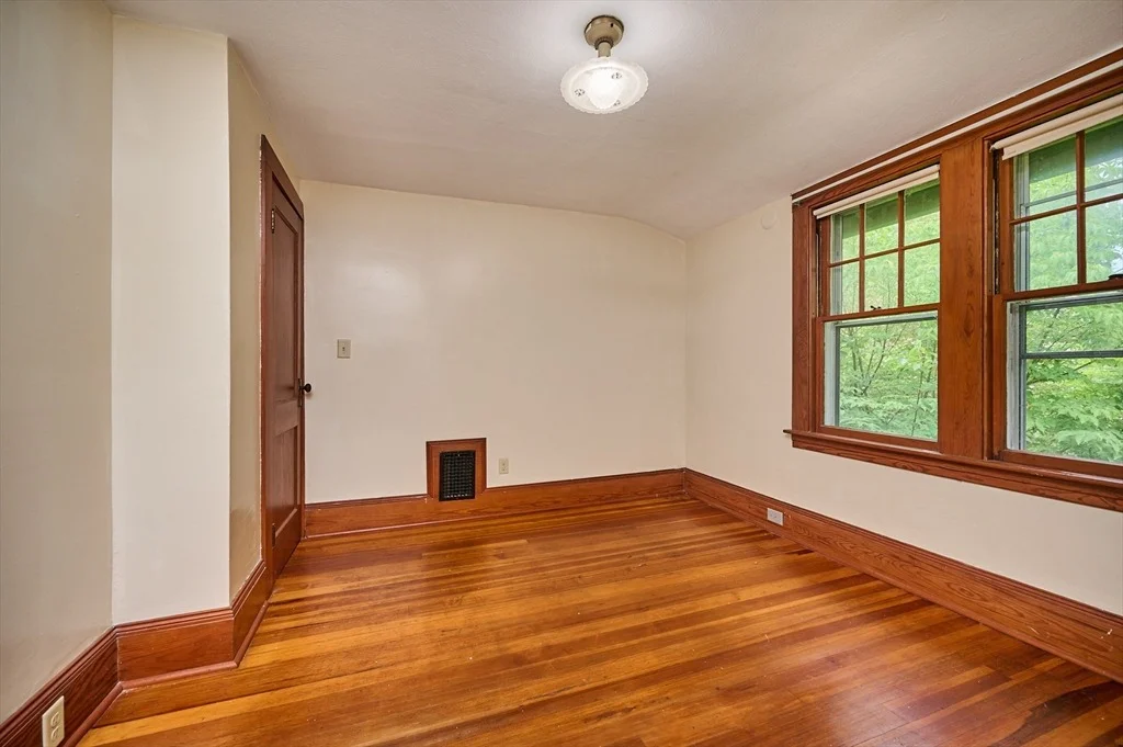 Photo of 9 Mcclure St