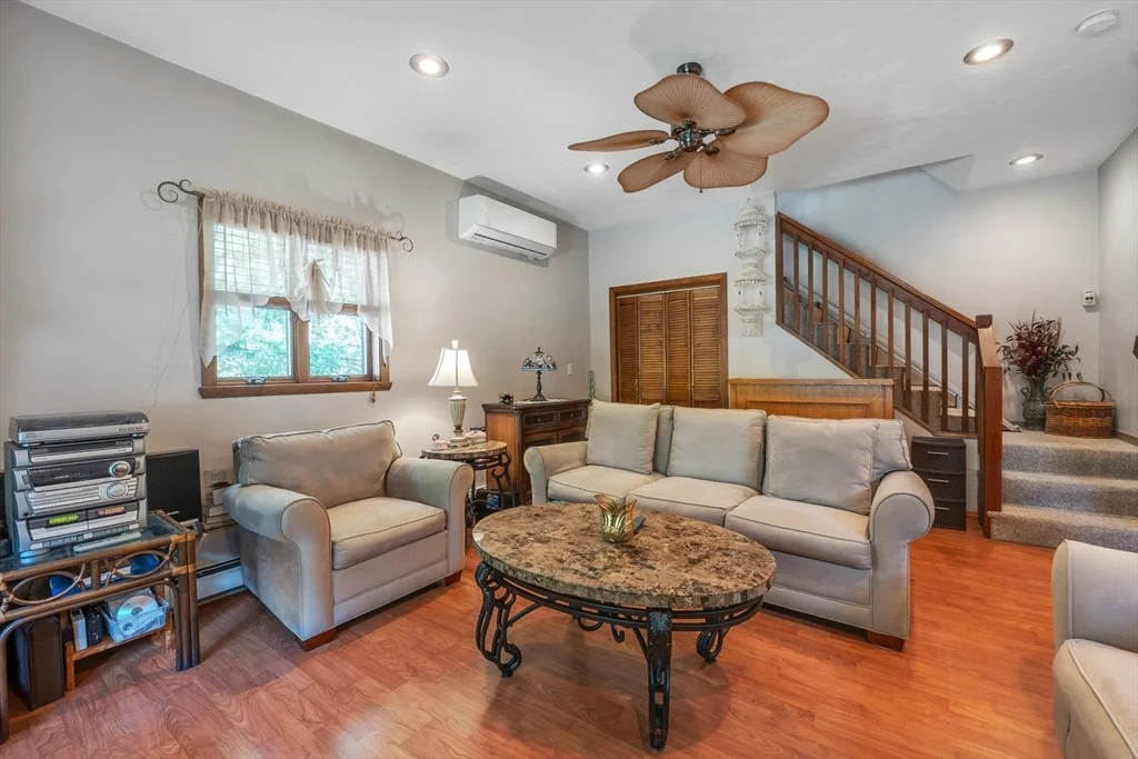 Photo of 8 Brookside Rd