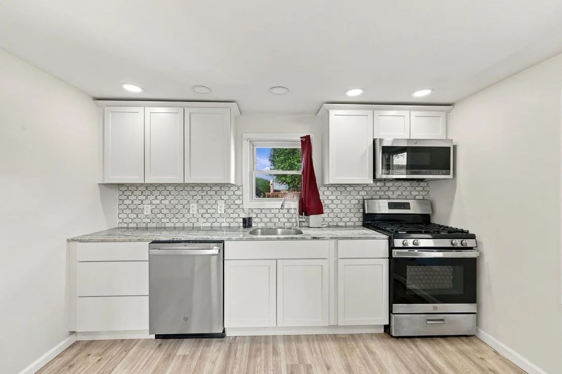 Photo of 196 Clarendon Ave