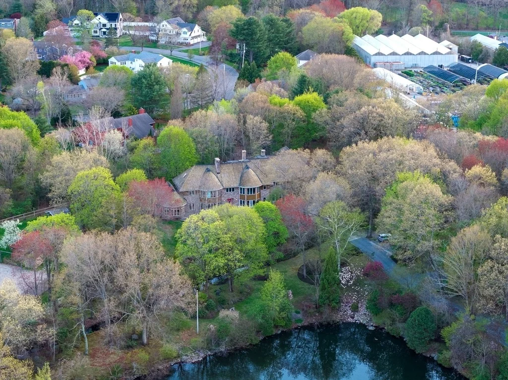 Photo of 16 Solomon Pierce Rd