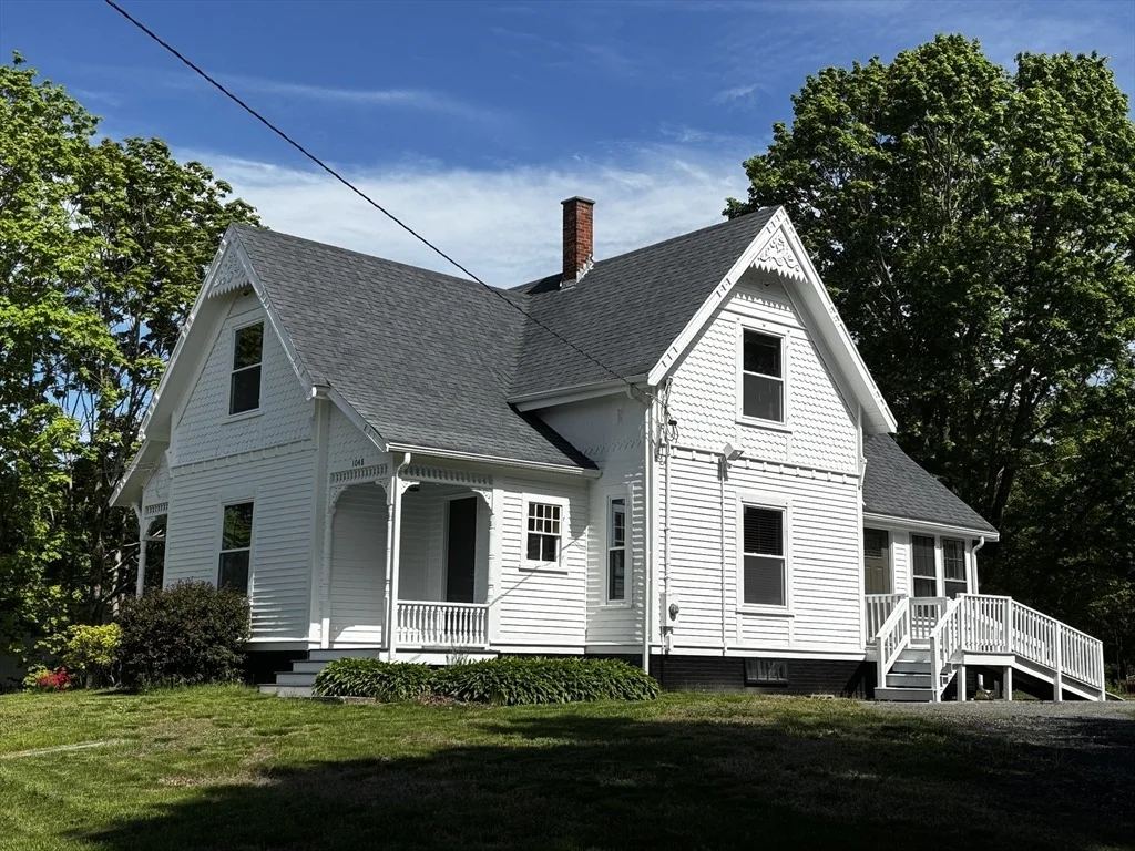 Photo of 1048 Main St