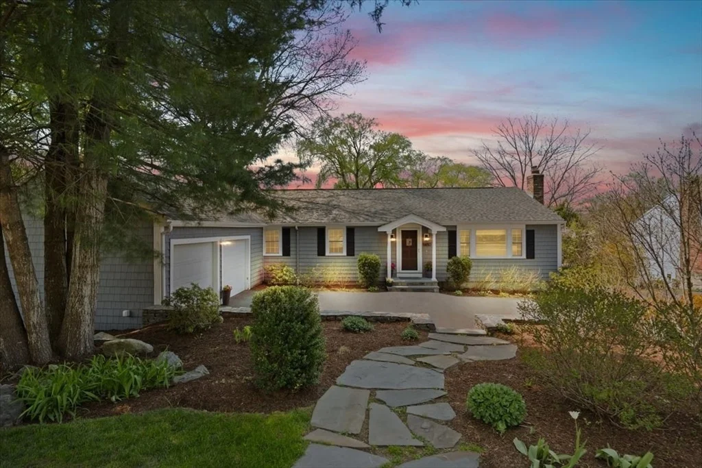 Photo of 1480 Great Plain Ave