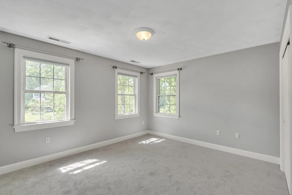 Photo of 4 Carter Dr