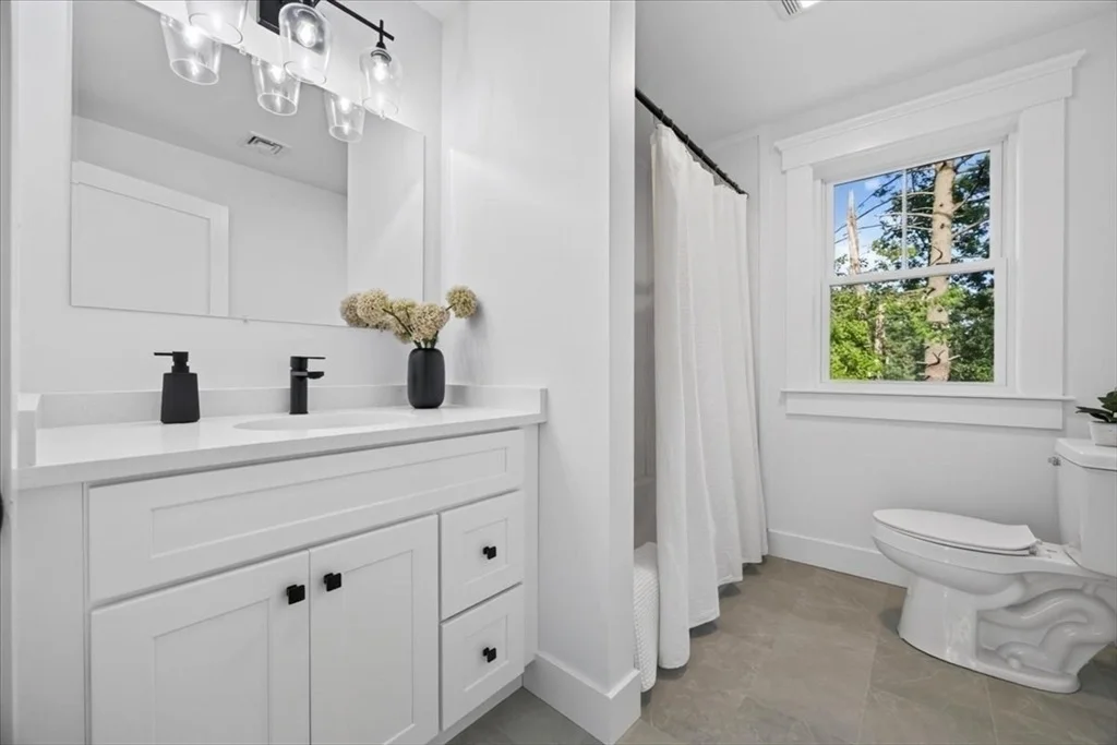Photo of 25 Lynn St