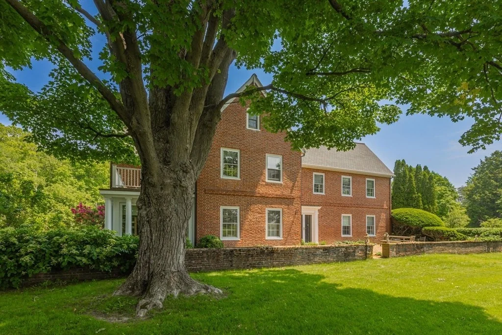 Photo of 82 River Rd