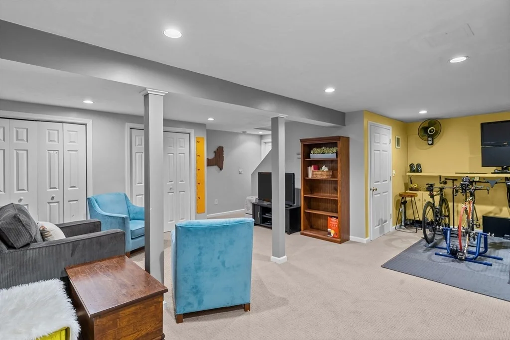 Photo of 28 Oxford Dr