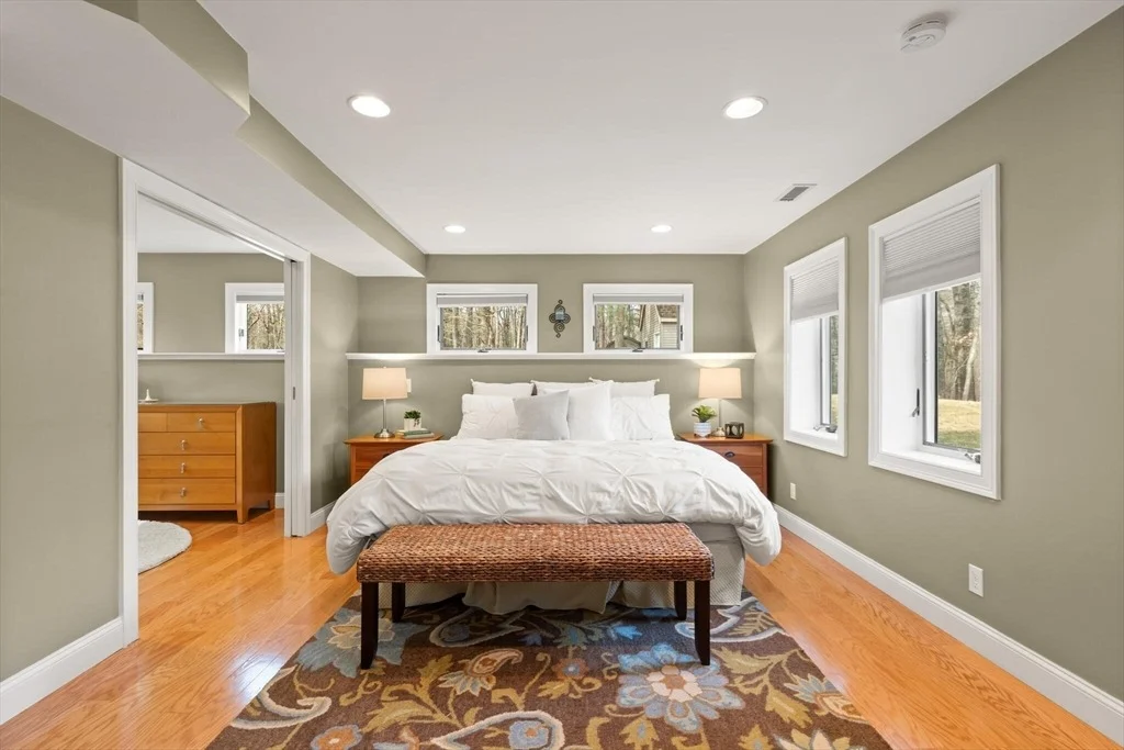 Photo of 31 Meadowbrook Rd