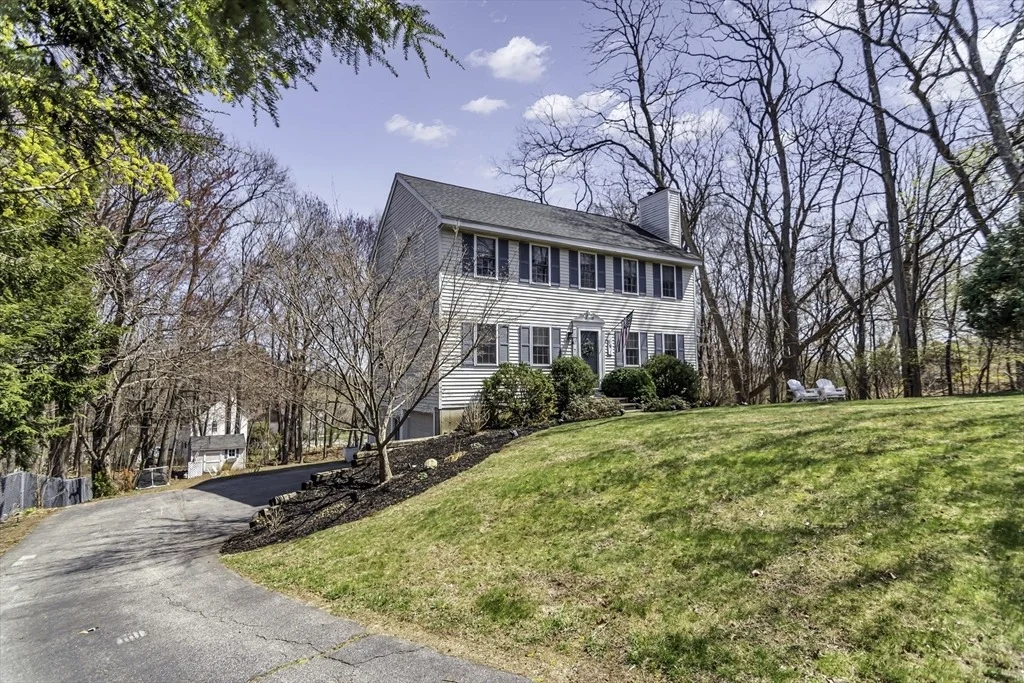 Photo of 7 Bowdoin Dr