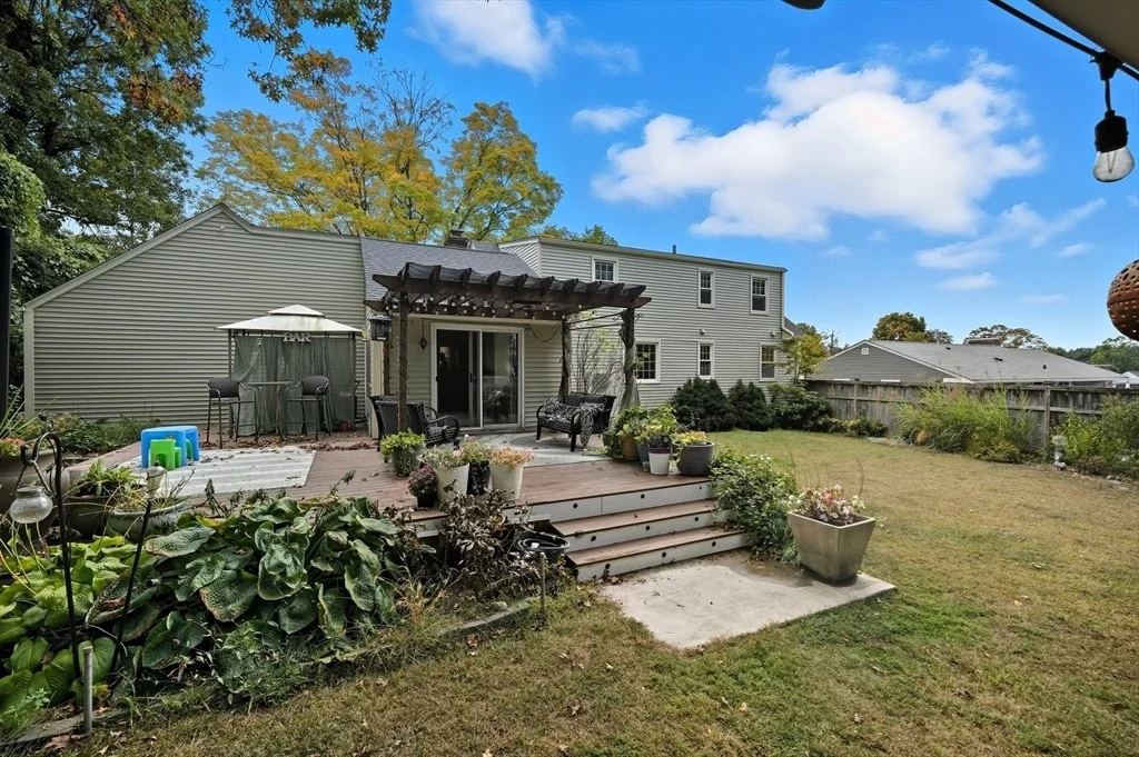 Photo of 11 Hickory Hill Dr