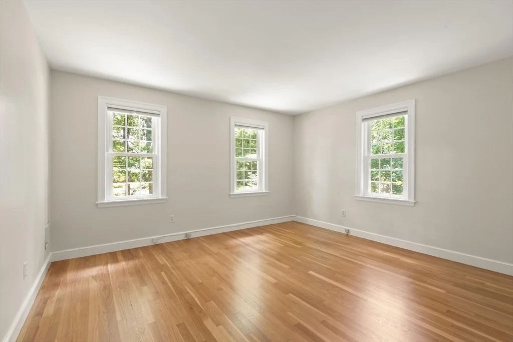 Photo of 33 Mossman Rd