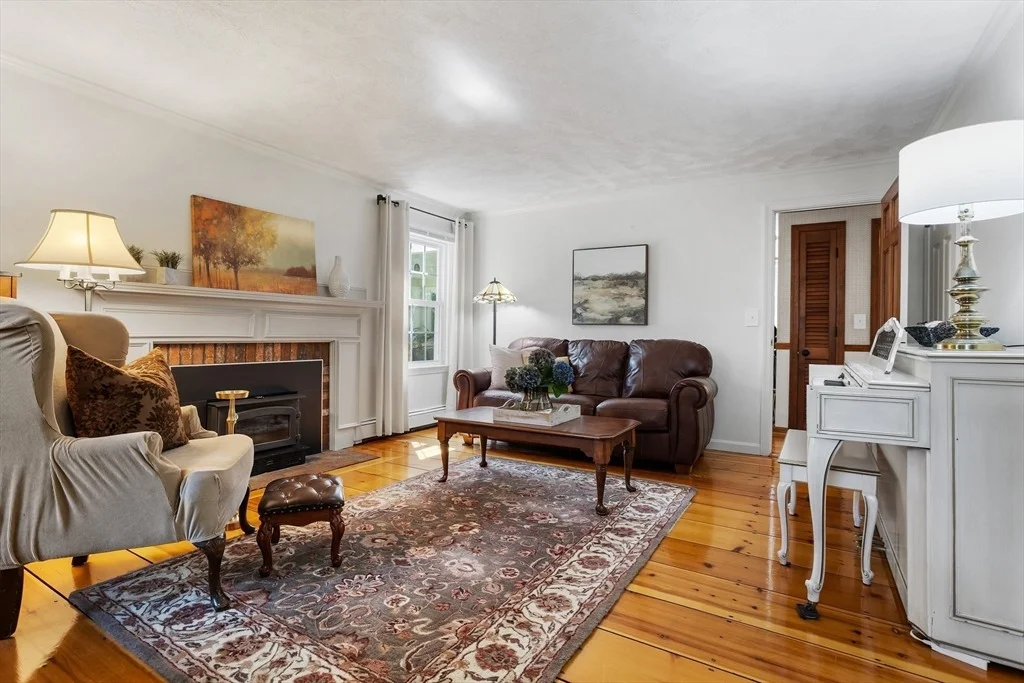 Photo of 16 Silver Hill Rd