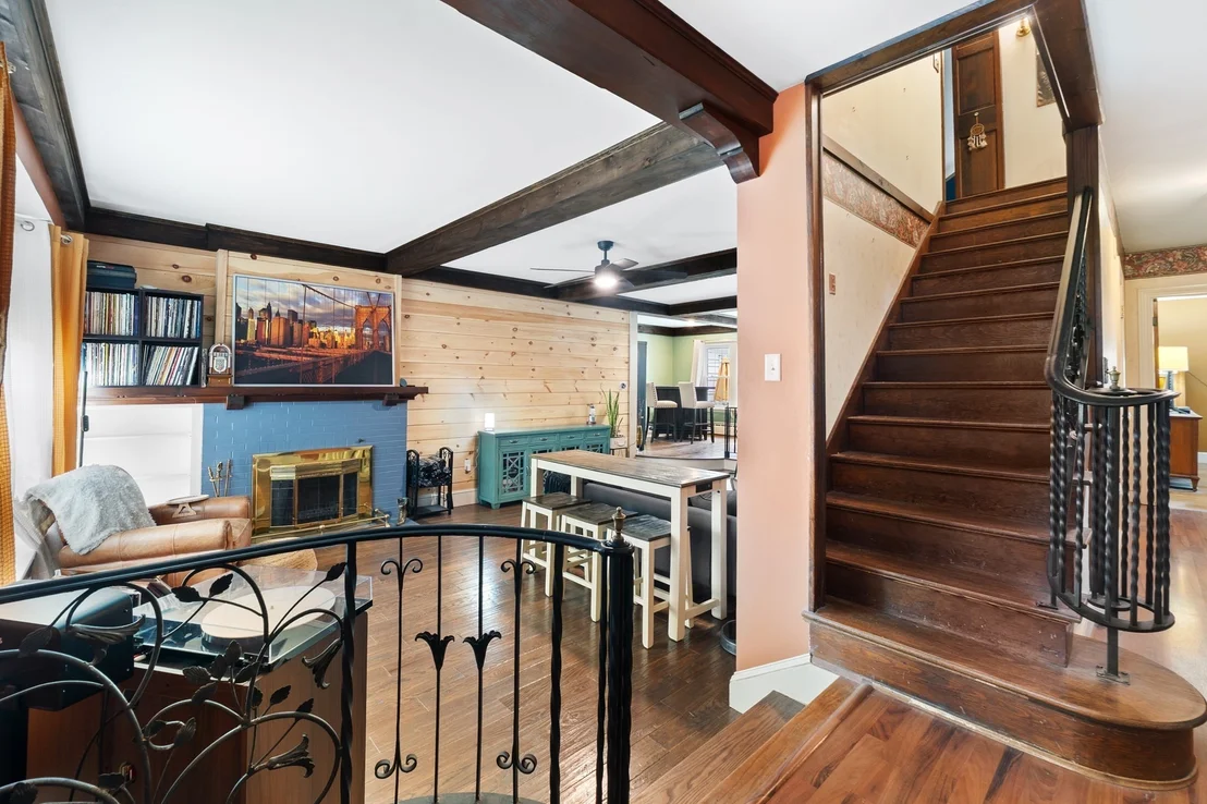Photo of 163 Oakside Ave
