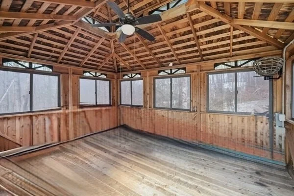 Photo of 1048 Main Rd