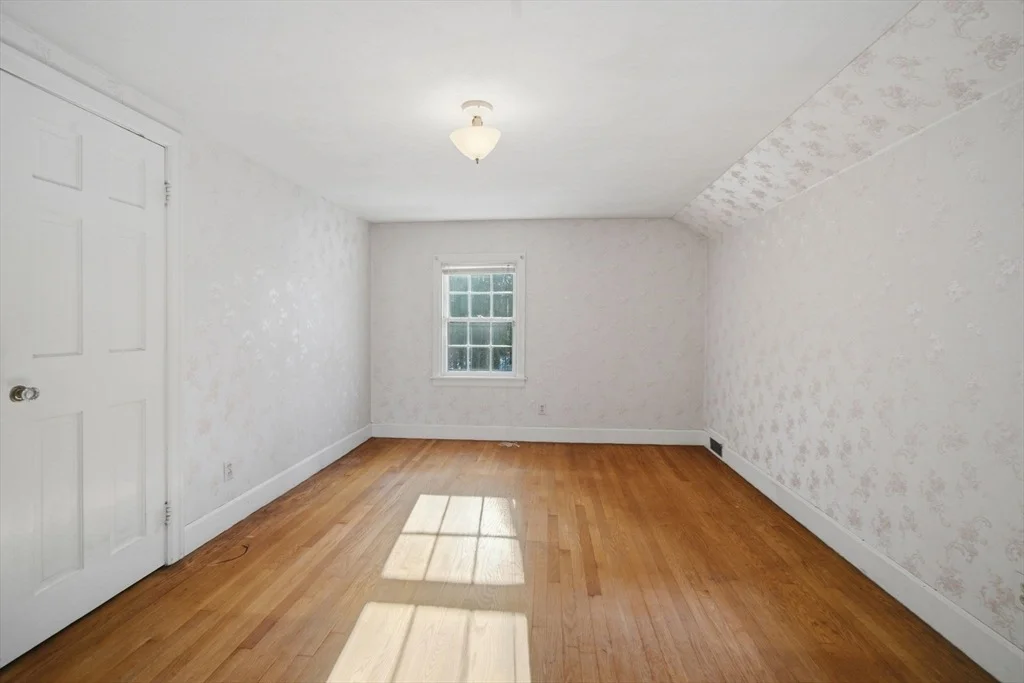 Photo of 46 Puritan Cir