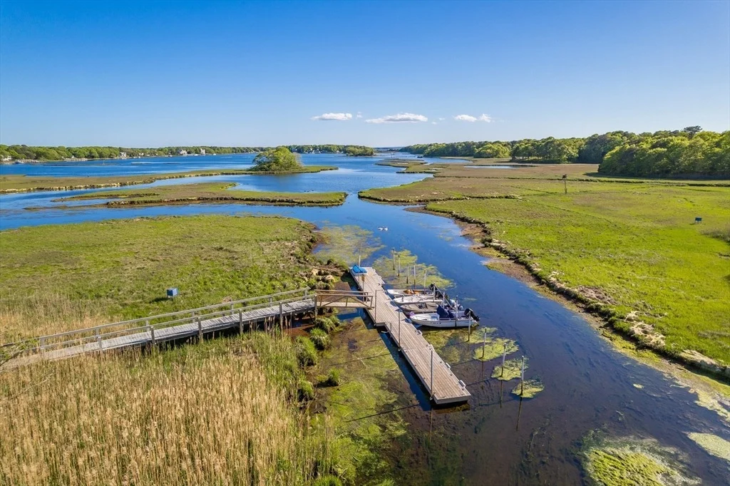 Photo of 35 Bayshore Dr