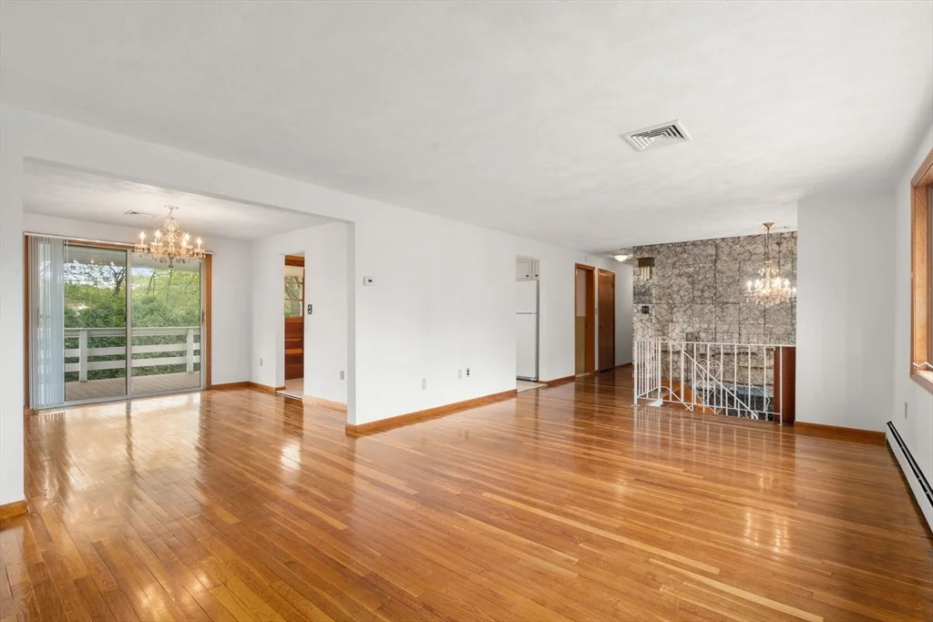 Photo of 16 Fieldstone Dr